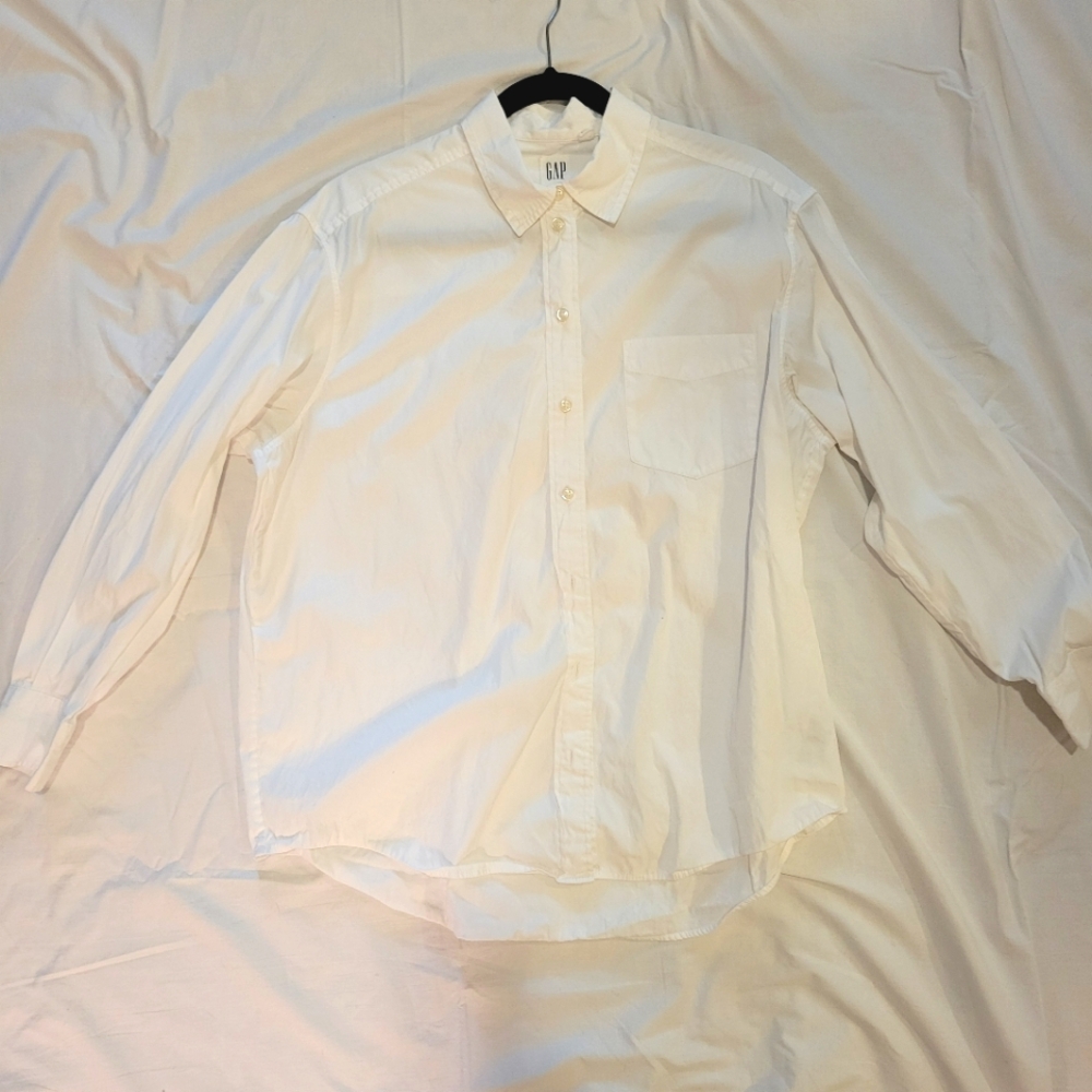 Gap Basic White Button-Up Shirt Small - image 1